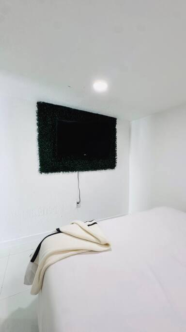 Conociendo Miami Apartment Hialeah Bagian luar foto