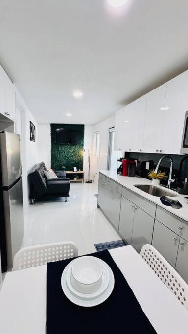 Conociendo Miami Apartment Hialeah Bagian luar foto