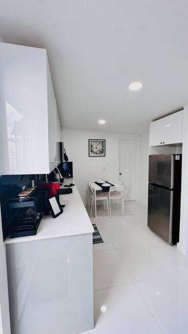 Conociendo Miami Apartment Hialeah Bagian luar foto